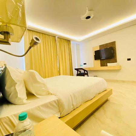 Hotel Holiday Grand 그레이터 노이다 외부 사진