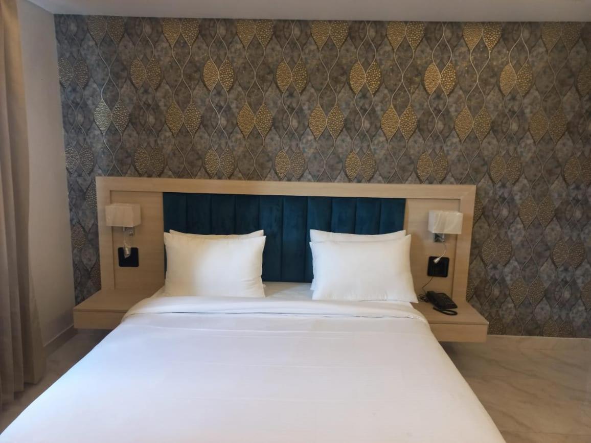 Hotel Holiday Grand 그레이터 노이다 외부 사진